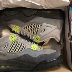 Jordan 4 se neon 95
